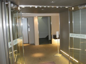 o0800060011069570590 マルホビル 一階 エントランス